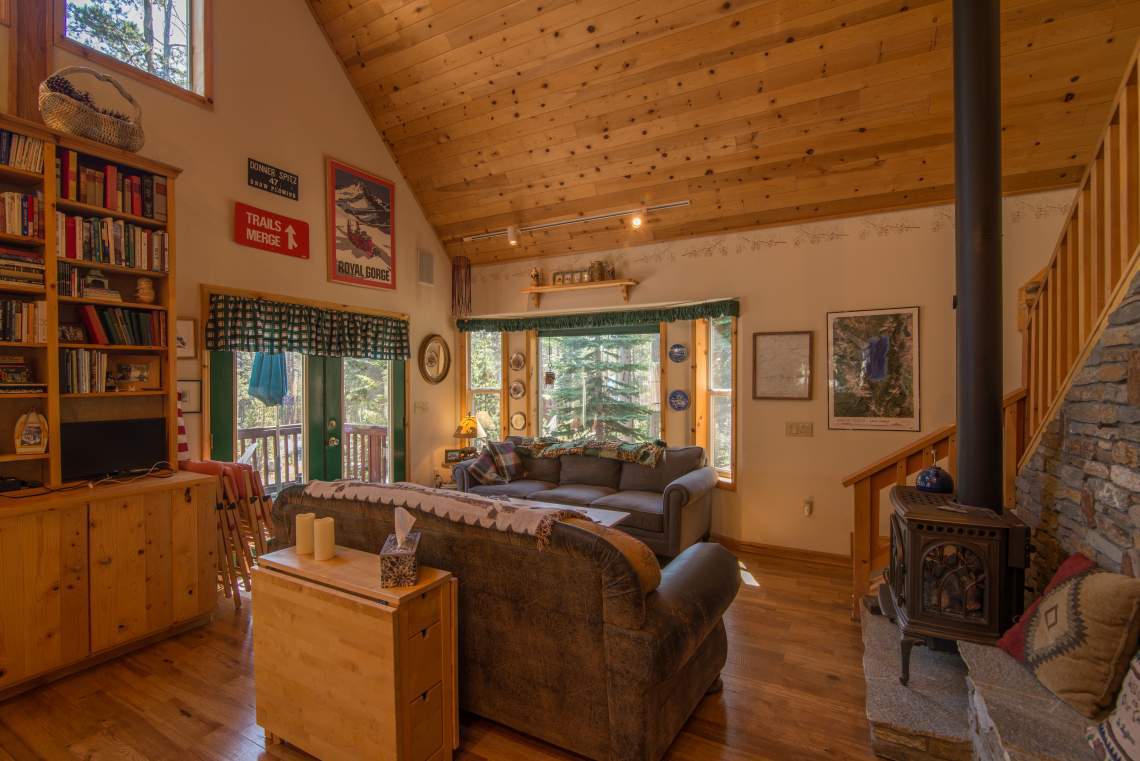 Ruff Haus Serene Lakes Soda Springs Donner Summit Vacation