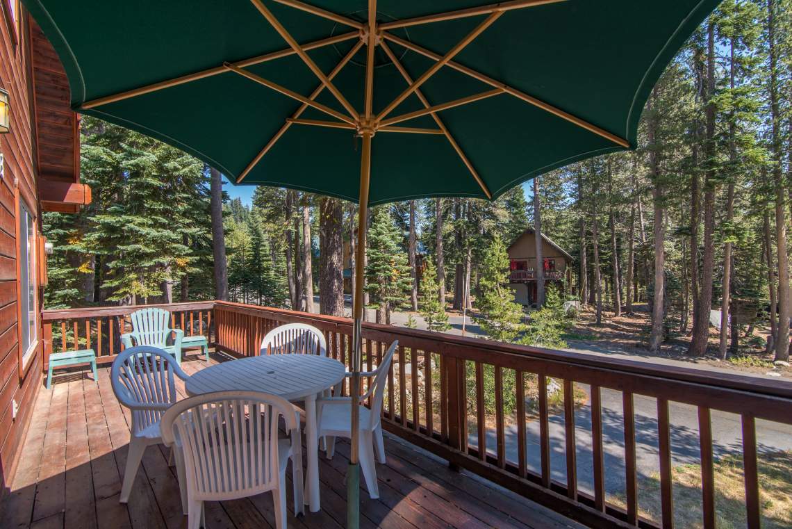 Ruff Haus Serene Lakes Soda Springs Donner Summit Vacation